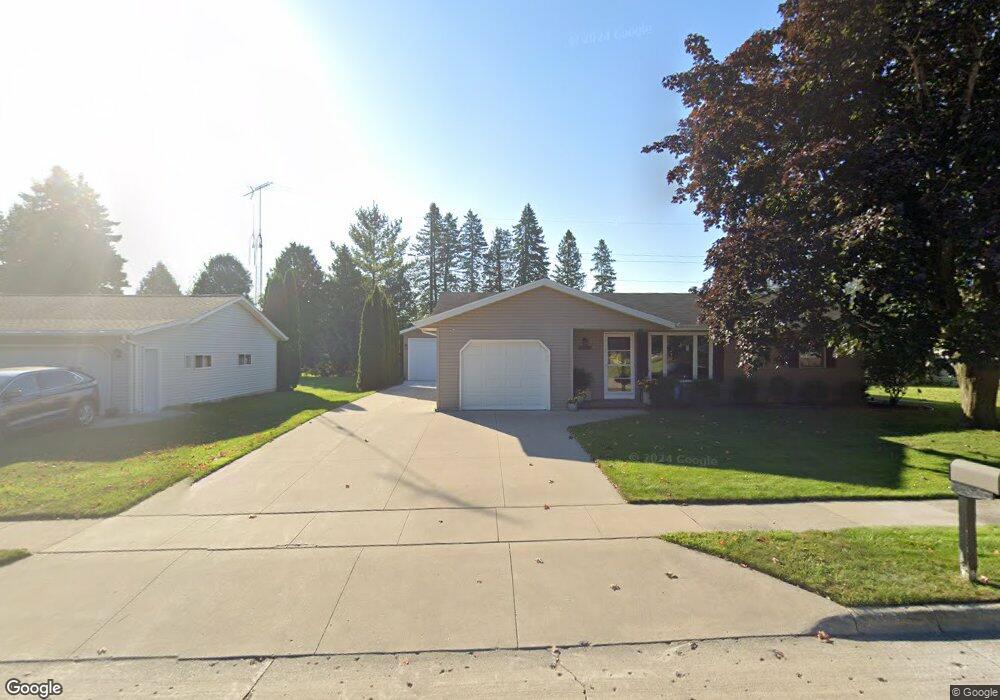 1909 Markham St, Manitowoc, WI 54220 - photo 1