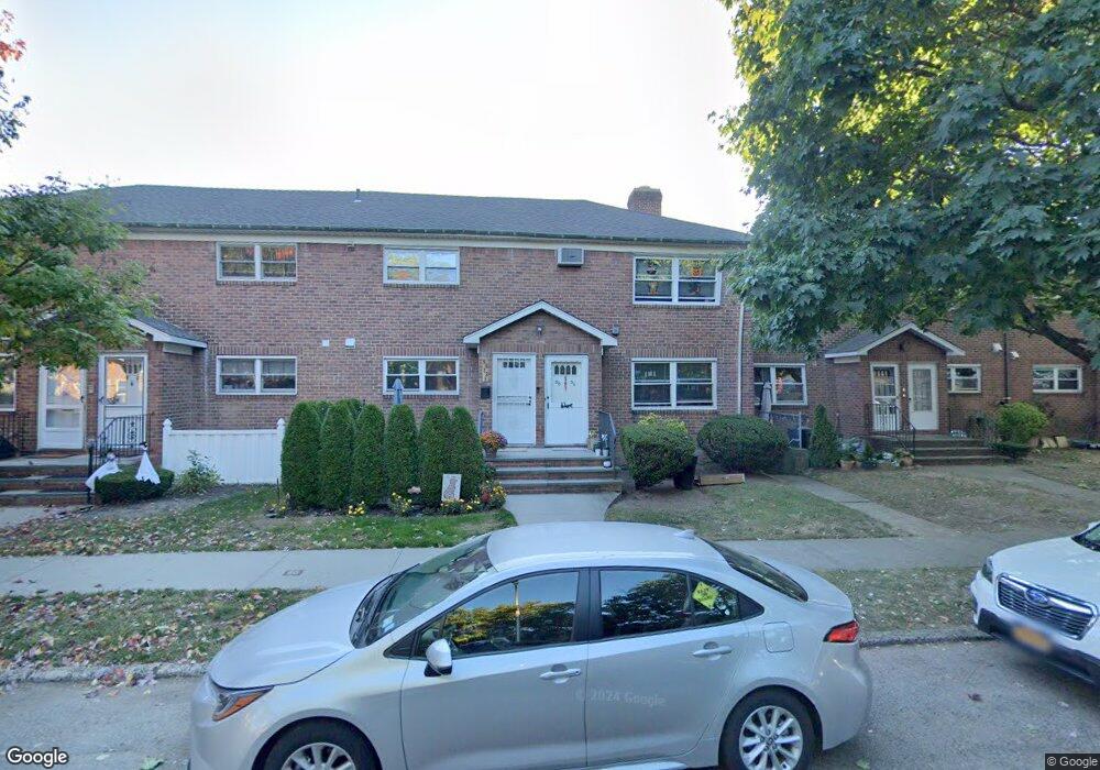 5633 175th Place unit B, Fresh Meadows, NY 11365 - photo 1