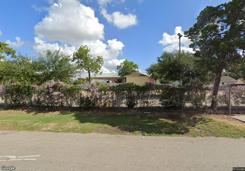 105 Melbourne St, Houston, TX 77022 - photo 1