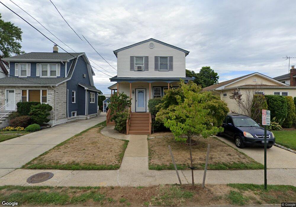 133 Lyon Place, Lynbrook, NY 11563 - photo 1