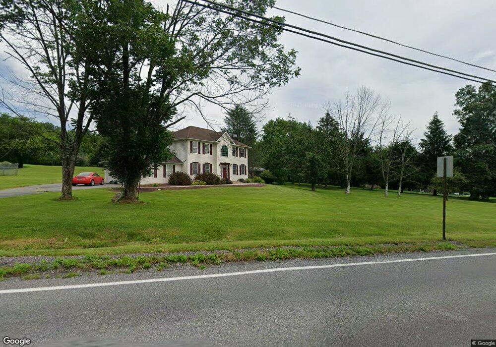 2078 E Scenic Dr, Bath, PA 18014 - photo 1