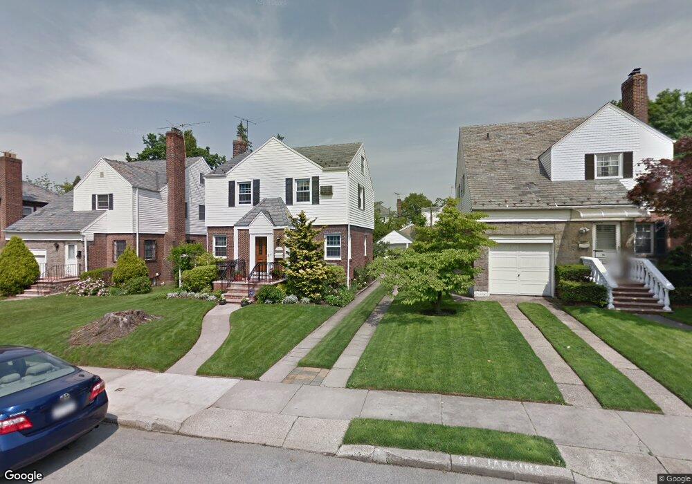 7629 174th St, Fresh Meadows, NY 11366 - photo 1