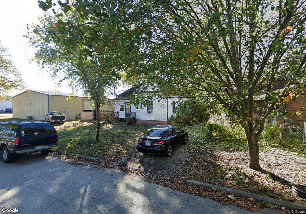 2210 Corning Ave, Parsons, KS 67357 - photo 1