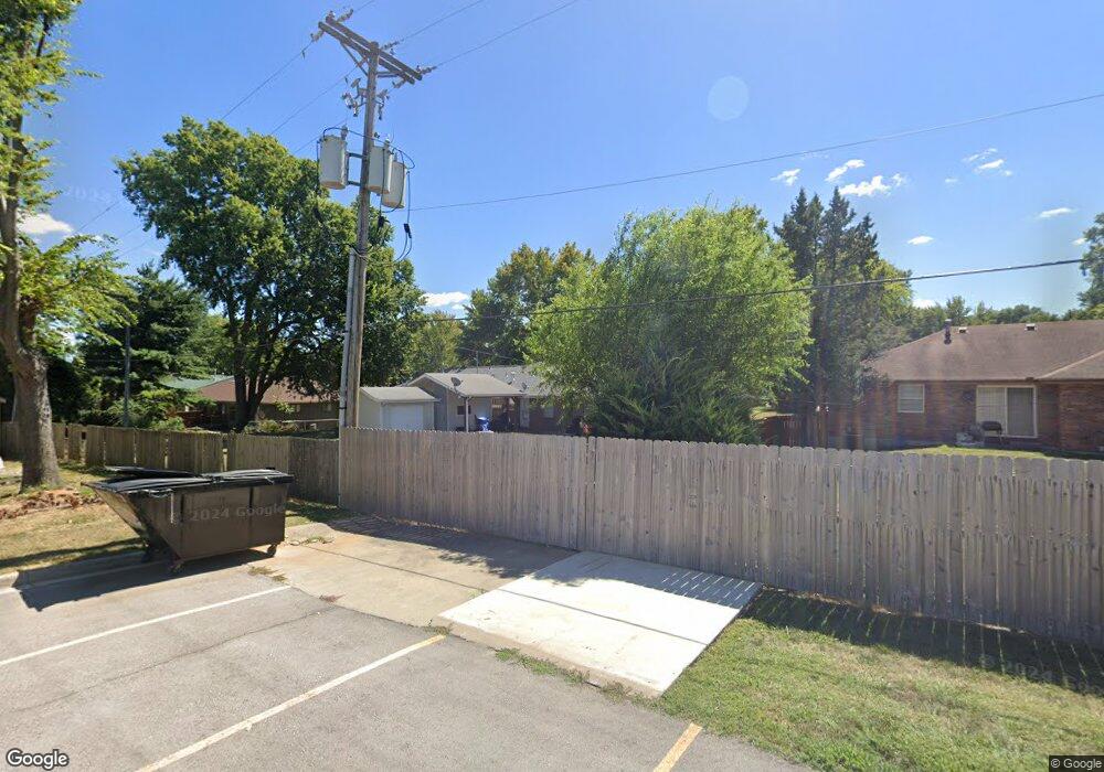 905 NW Mock Ave unit 1, Blue Springs, MO 64015 - photo 1