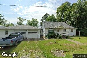 613 S 5th St, New Douglas, IL 62074