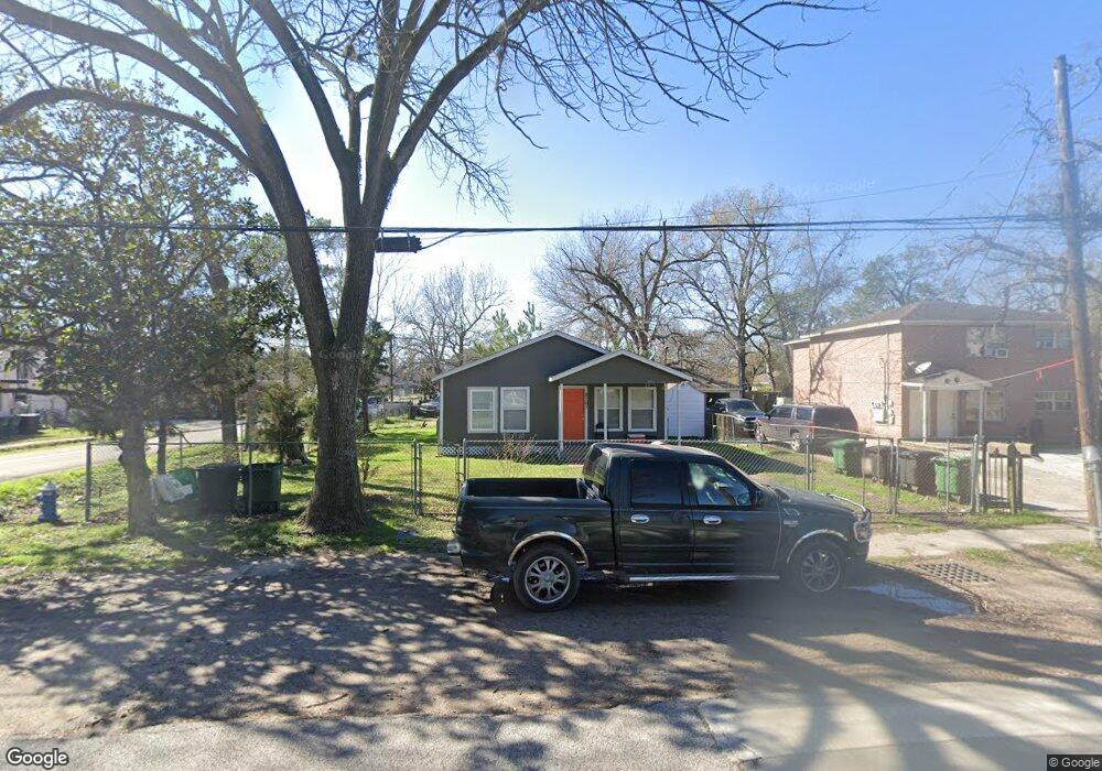 8101 Helmers St, Houston, TX 77022 - photo 1