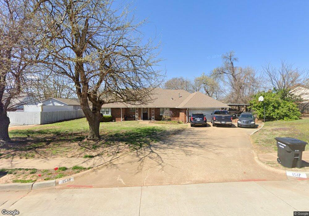 1517 Winding Creek Rd, Moore, OK 73160 - photo 1