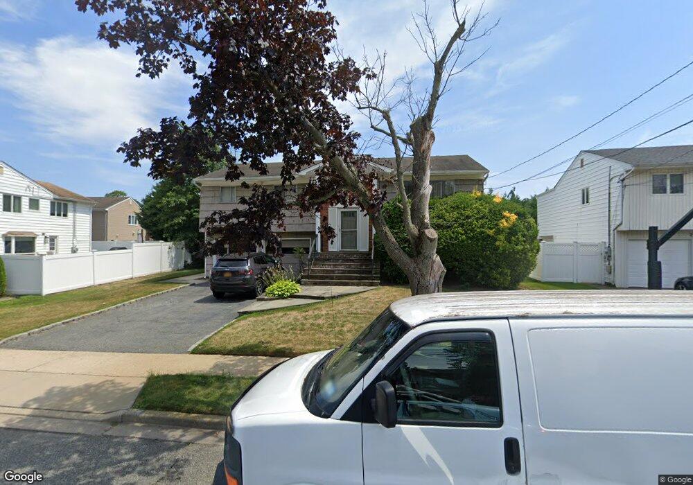 2118 Illona Ln, Merrick, NY 11566 - photo 1