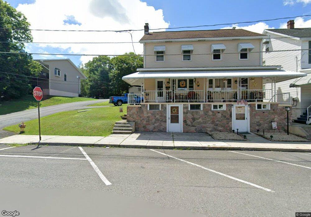 642 E Bertsch St, Lansford, PA 18232 - photo 1