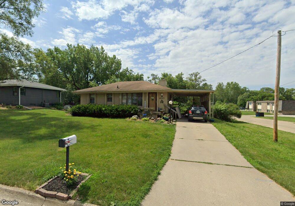 1100 Luster Ln, Des Moines, IA 50315 - photo 1