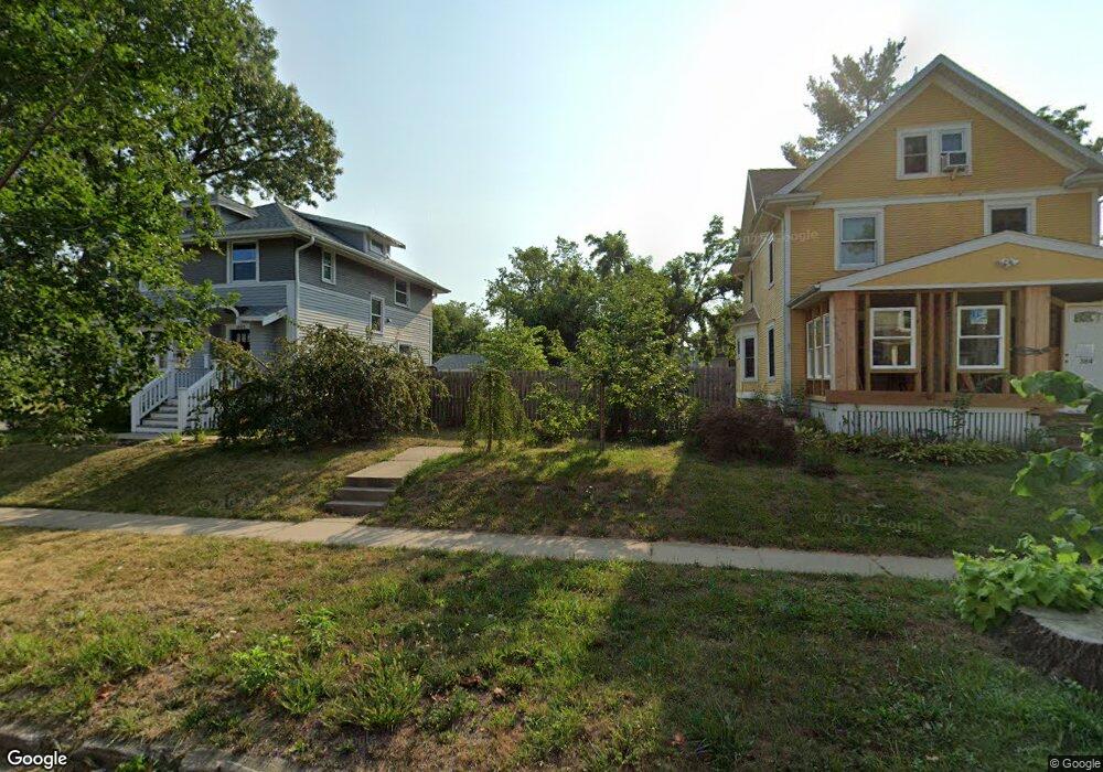 382 16th St SE, Cedar Rapids, IA 52403 - photo 1