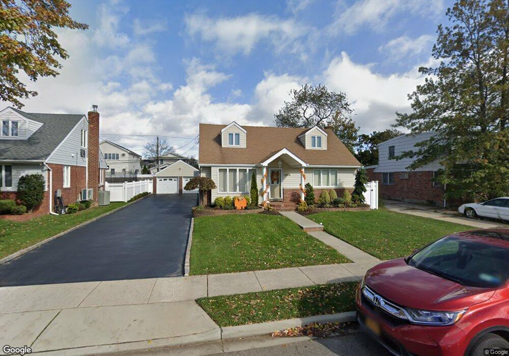 1028 Lorraine Dr, Franklin Square, NY 11010 - photo 1