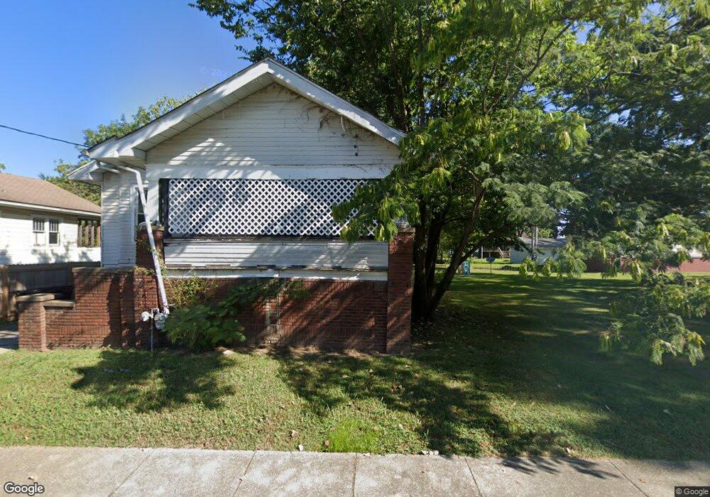 108 E Dayton St, Harrisburg, IL 62946 - photo 1