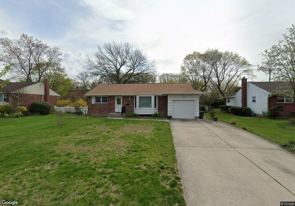 35 Ramsey Rd, ComMacK, NY 11725 - photo 1