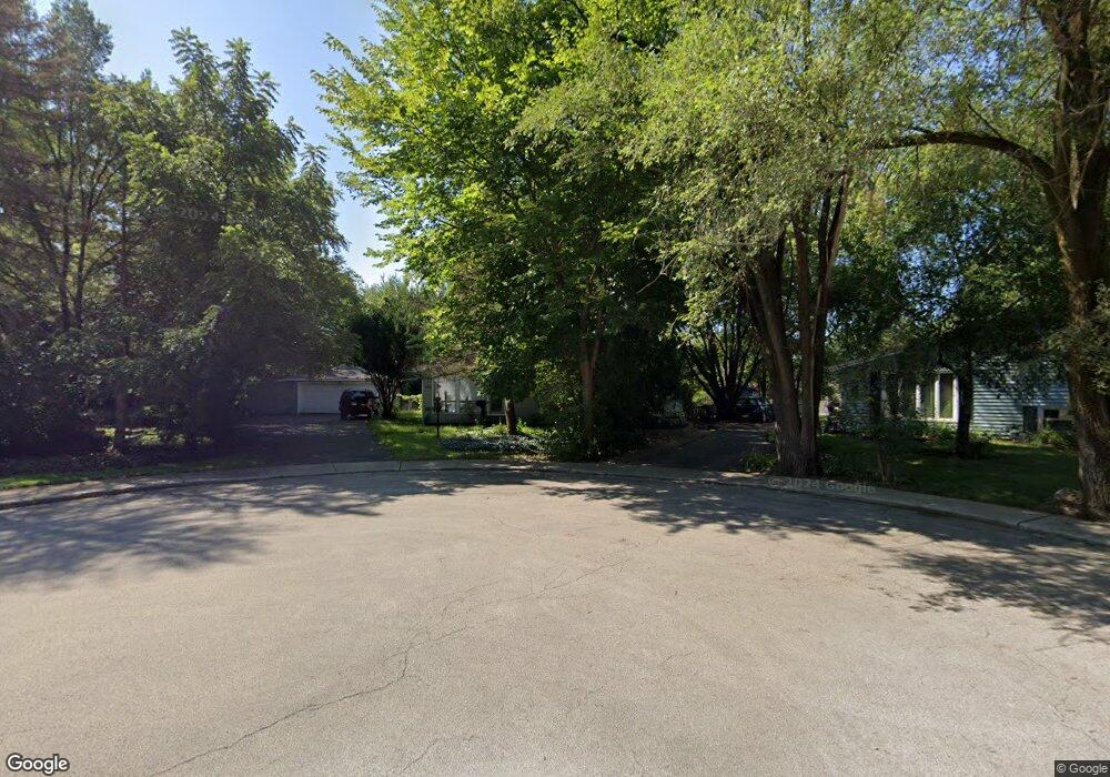 1622 Sacramento Ct, Carpentersville, IL 60110 - photo 1