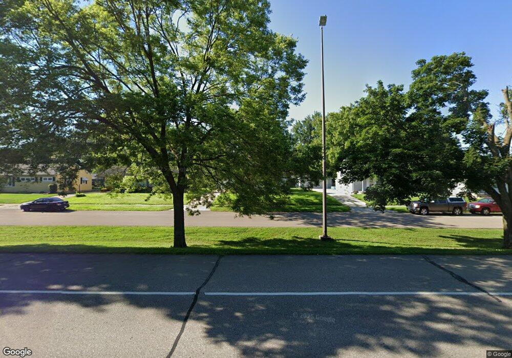 1909 W Oakland Ave, Austin, MN 55912 - photo 1