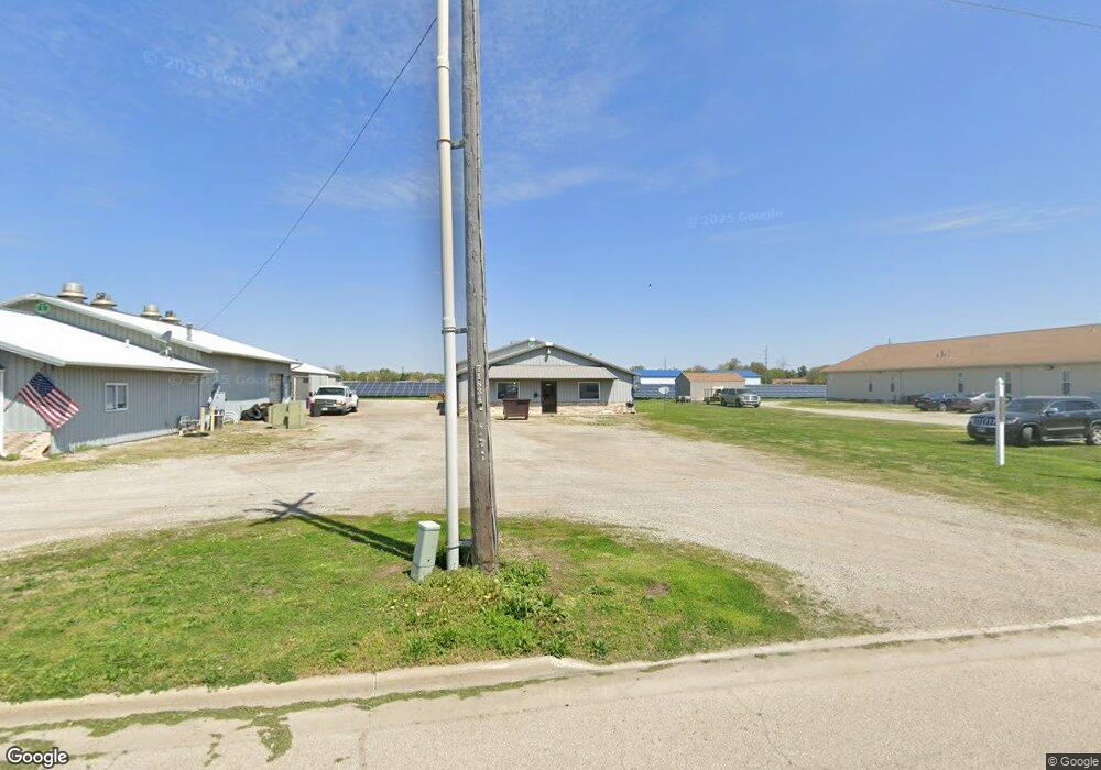 1726 Tremont St, Lincoln, IL 62656 - photo 1