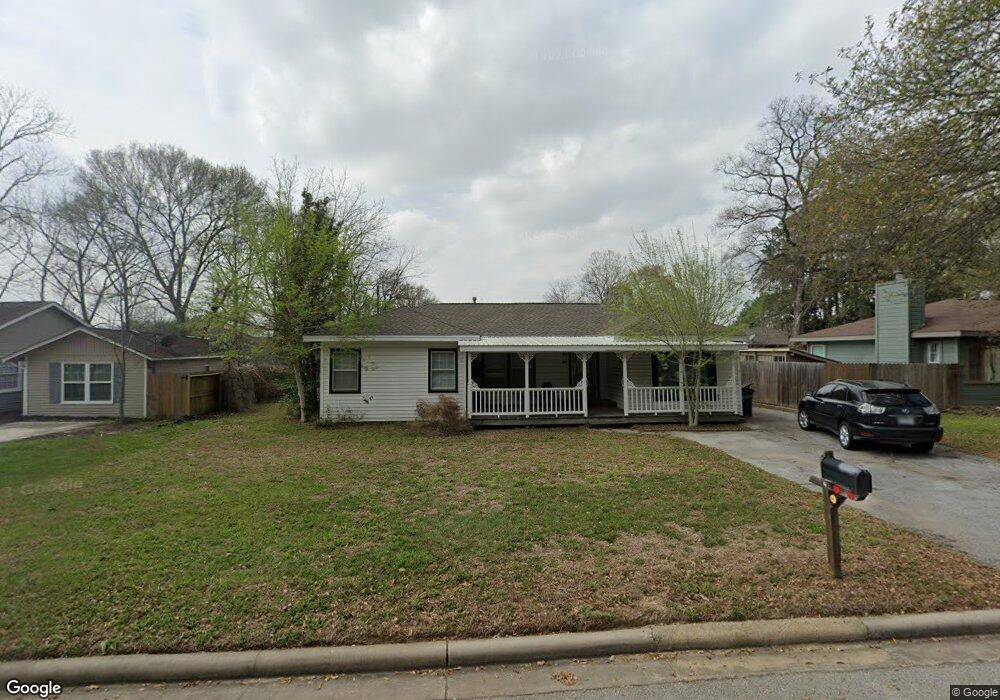 304 Baker Dr, Tomball, TX 77375 - photo 1