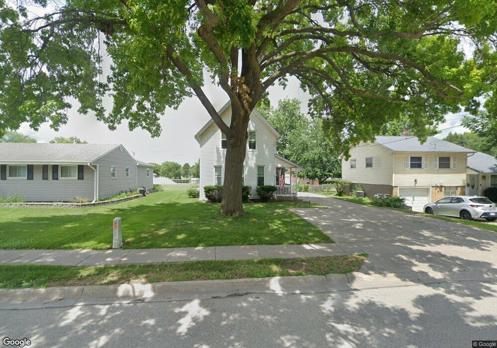 3236 W Locust St, Davenport, IA 52804 - photo 1