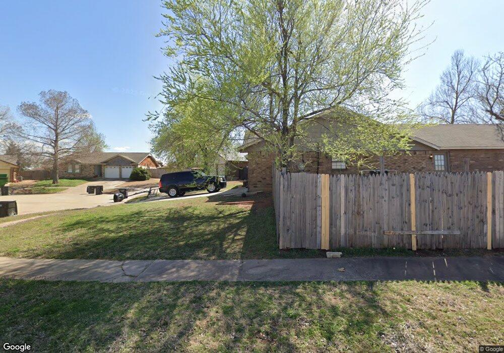1624 NE 6th St, Moore, OK 73160 - photo 1