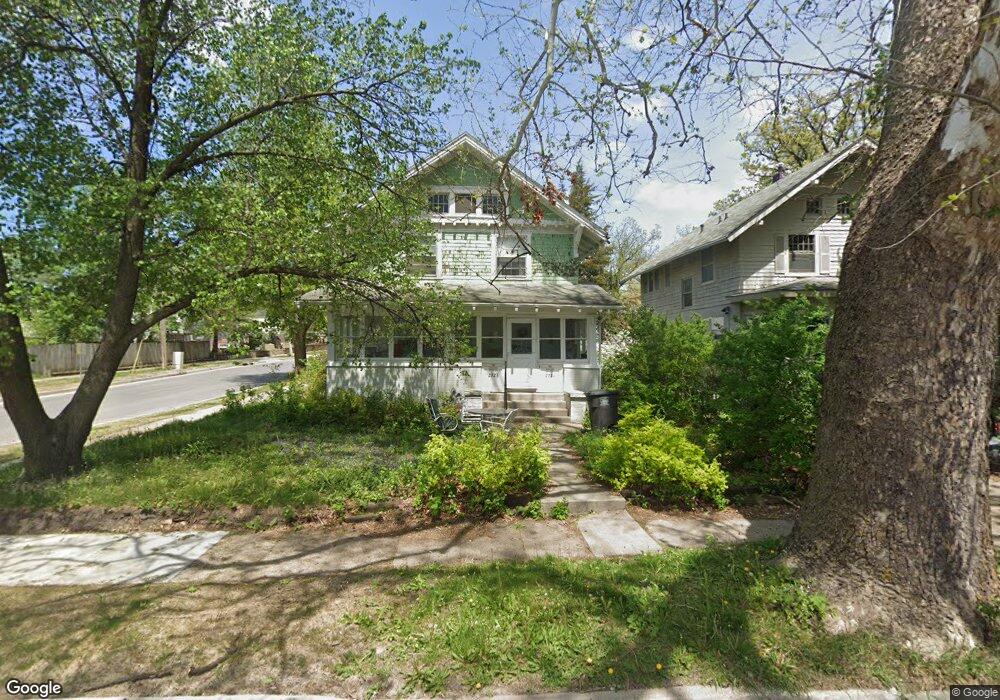 2721 Kingman Blvd, Des Moines, IA 50311 - photo 1