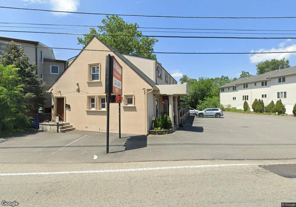 775 Riverside Ave unit Middle, Lyndhurst, NJ 07071 - photo 1