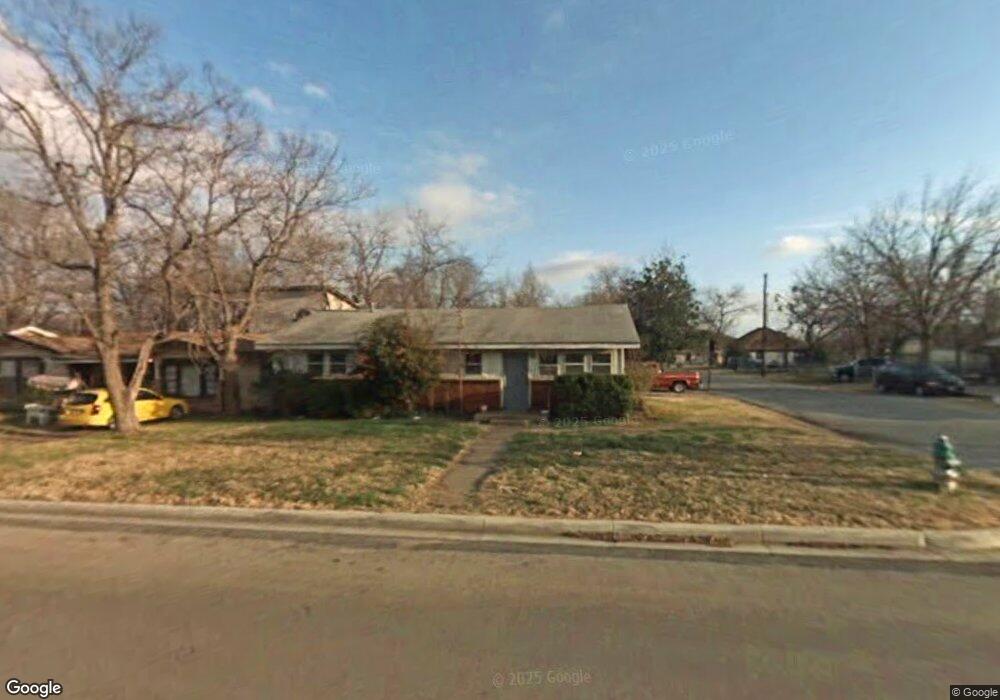 717 Phillips St, Cleburne, TX 76033 - photo 1