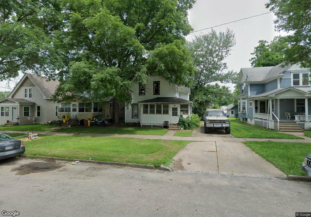 1011 10th St SW, Cedar Rapids, IA 52404 - photo 1