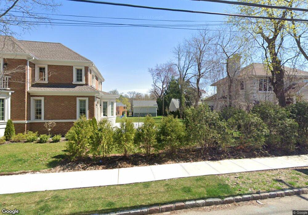 43 Forest Row, Great Neck, NY 11024 - photo 1