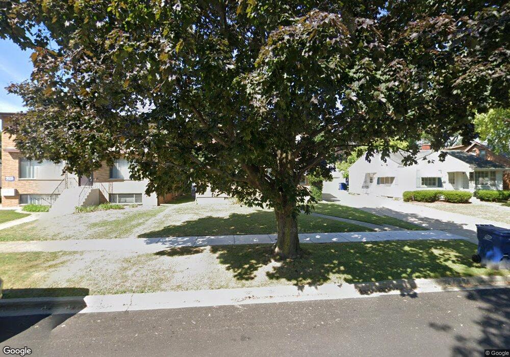 908 N Berwick Blvd, Waukegan, IL 60085 - photo 1