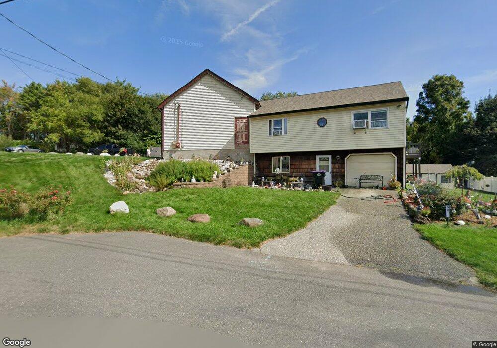 52 Bray Park Dr, Holyoke, MA 01040 - photo 1