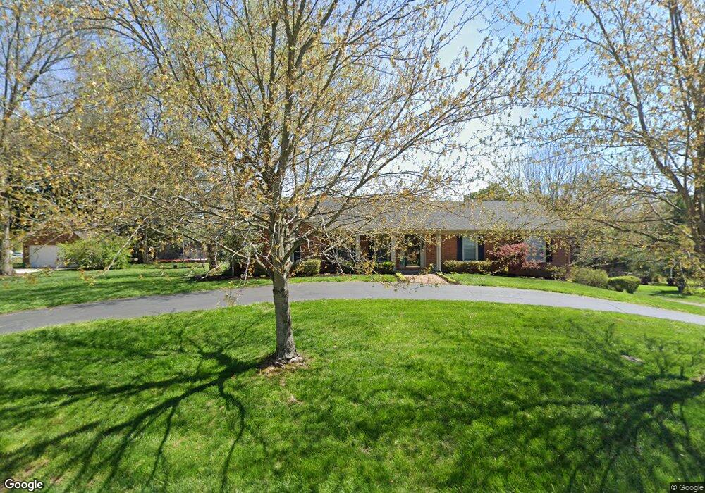 728 Winterhaven Ln, Frankfort, KY 40601 - photo 1