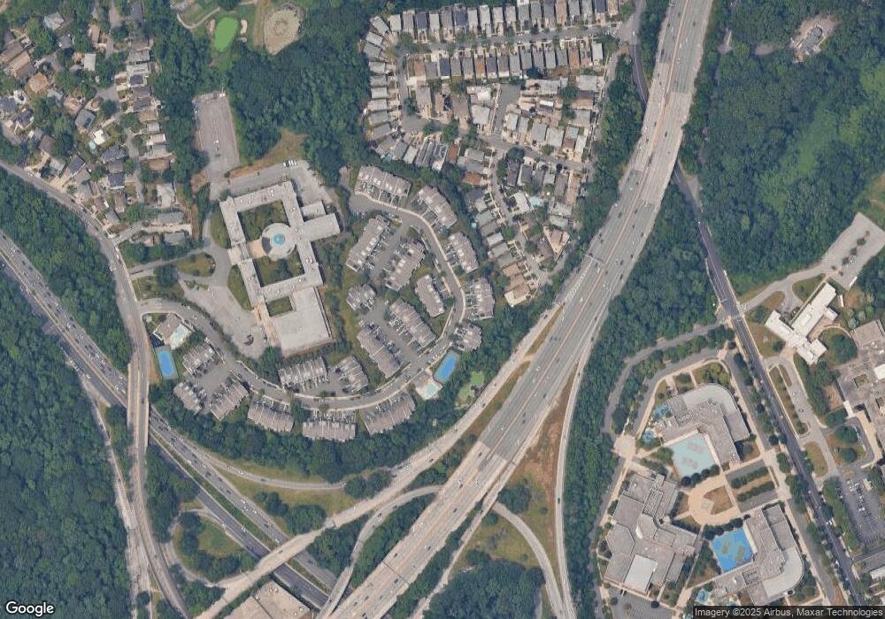 24171 Oak Park Dr unit 131C, Little Neck, NY 11362 - photo 1