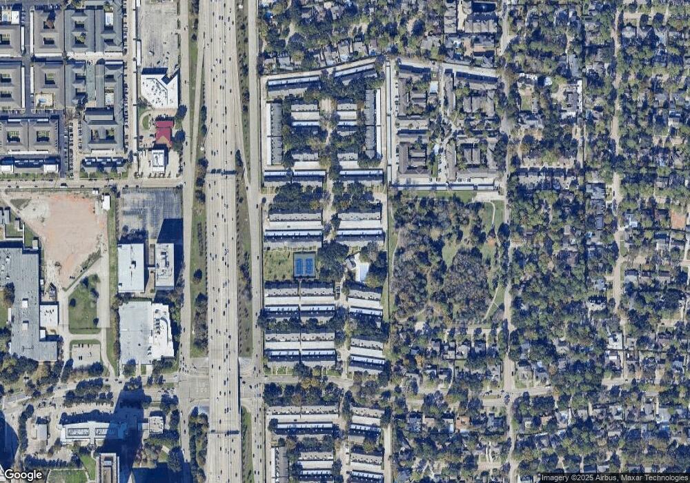 10243 Longmont Dr unit 34, Houston, TX 77042 - photo 1