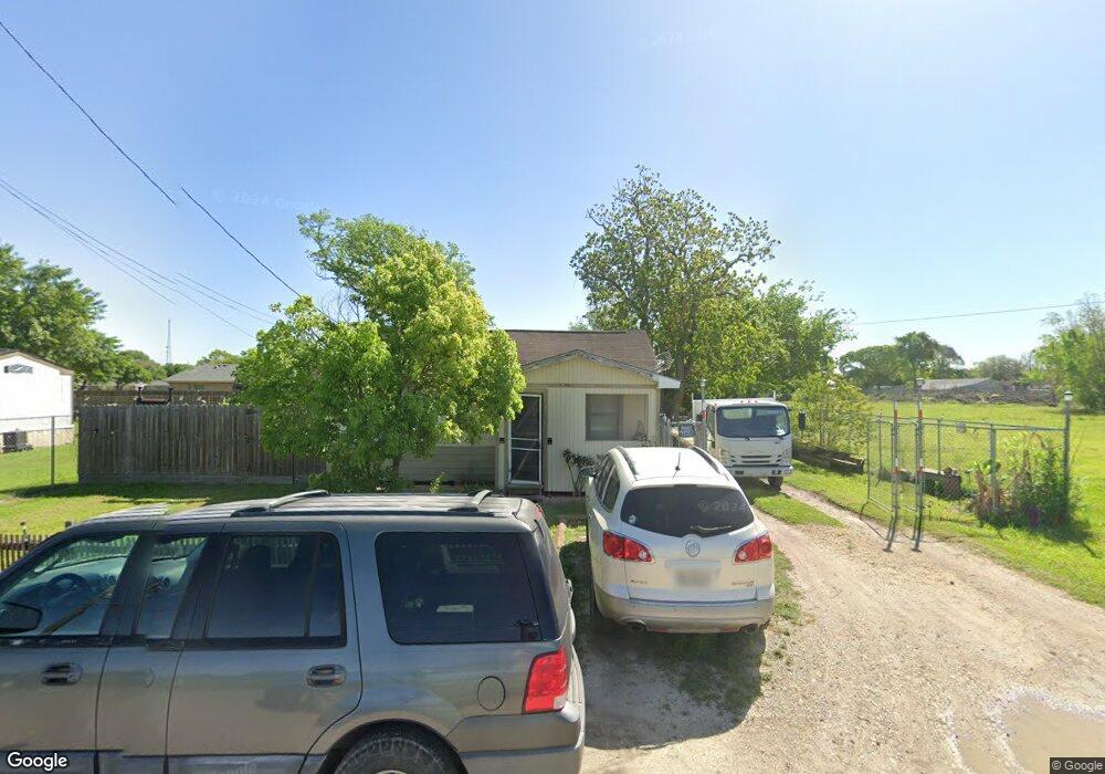901 Avenue C, Bay City, TX 77414 - photo 1