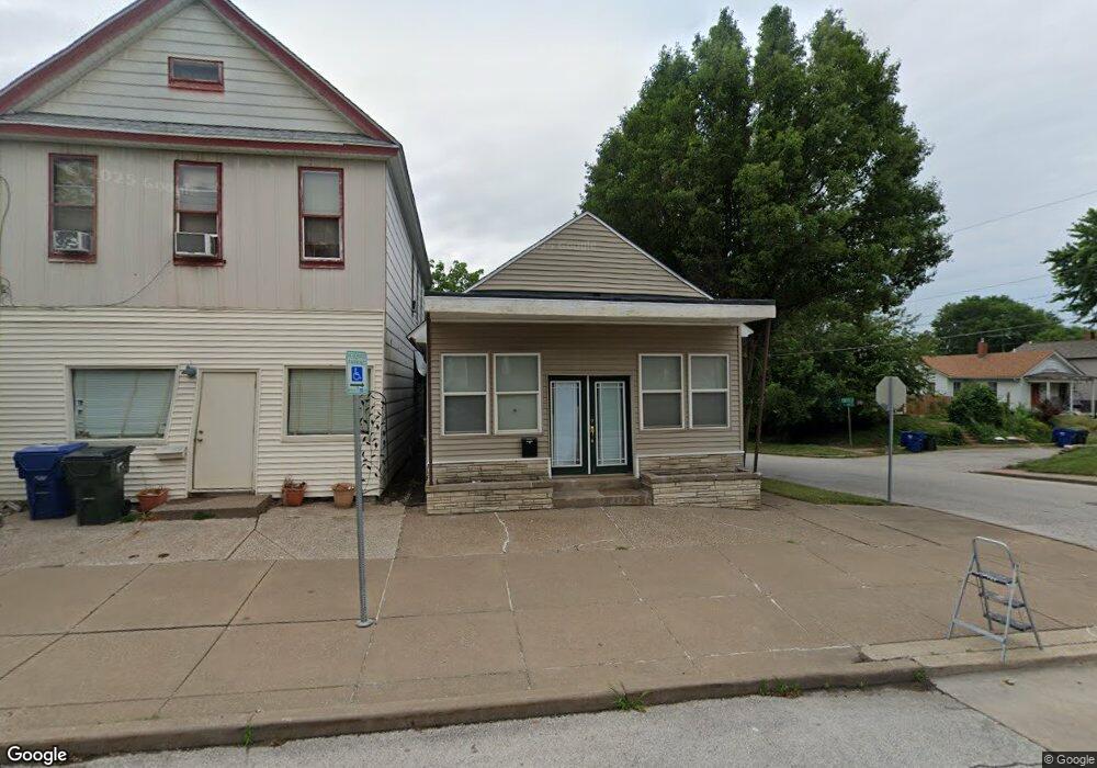1330 E 12th St, Davenport, IA 52803 - photo 1