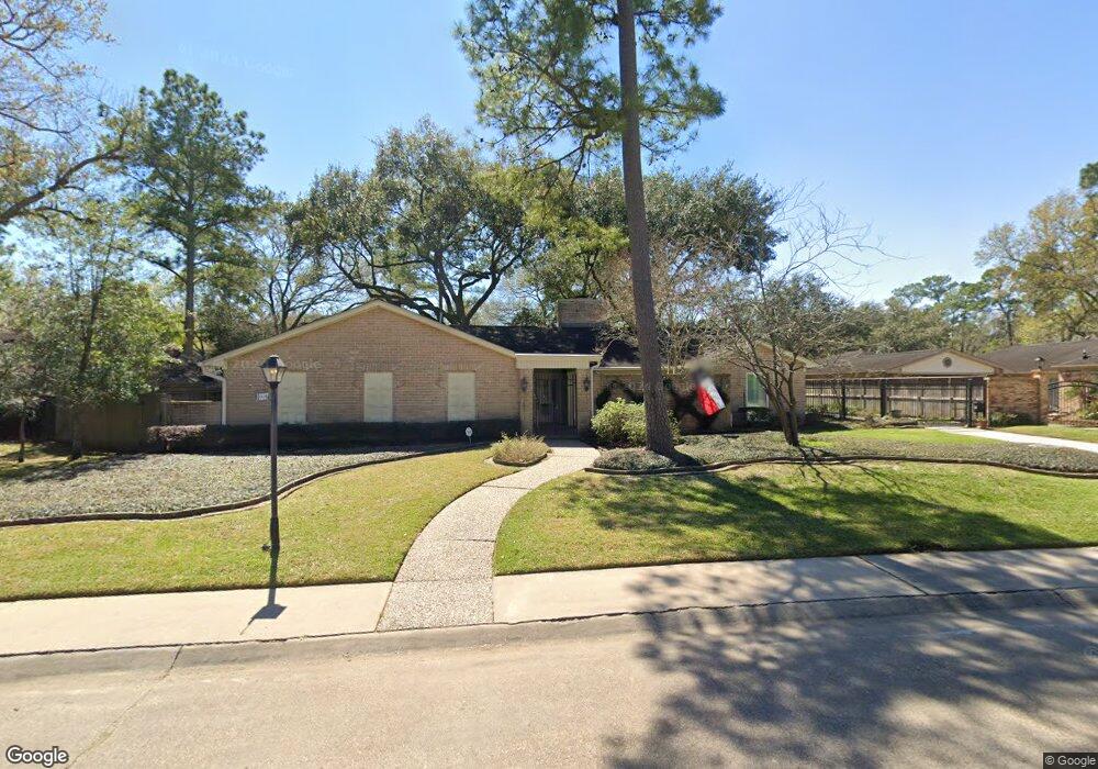 10207 Shady River Dr, Houston, TX 77042 - photo 1