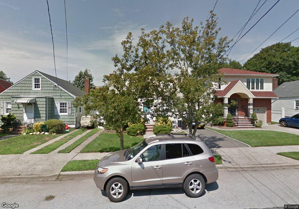 209 Goldenrod Ave, Franklin Square, NY 11010 - photo 1