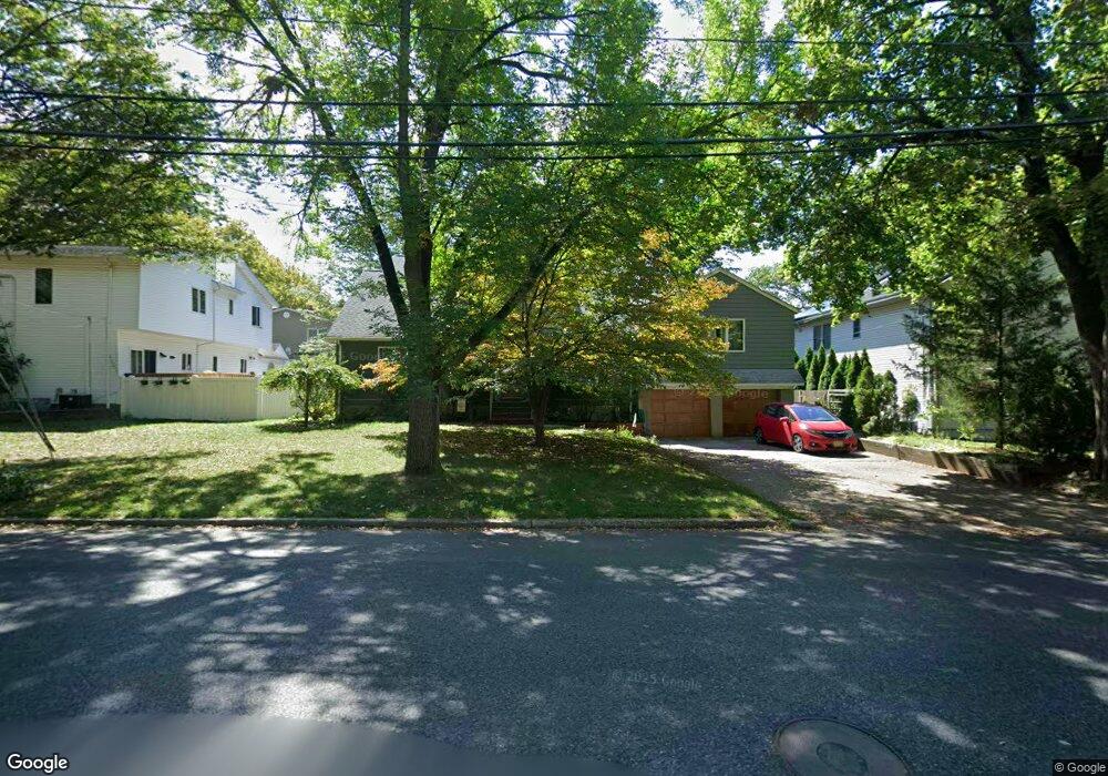 70 Circle Dr, Paramus, NJ 07652 - photo 1