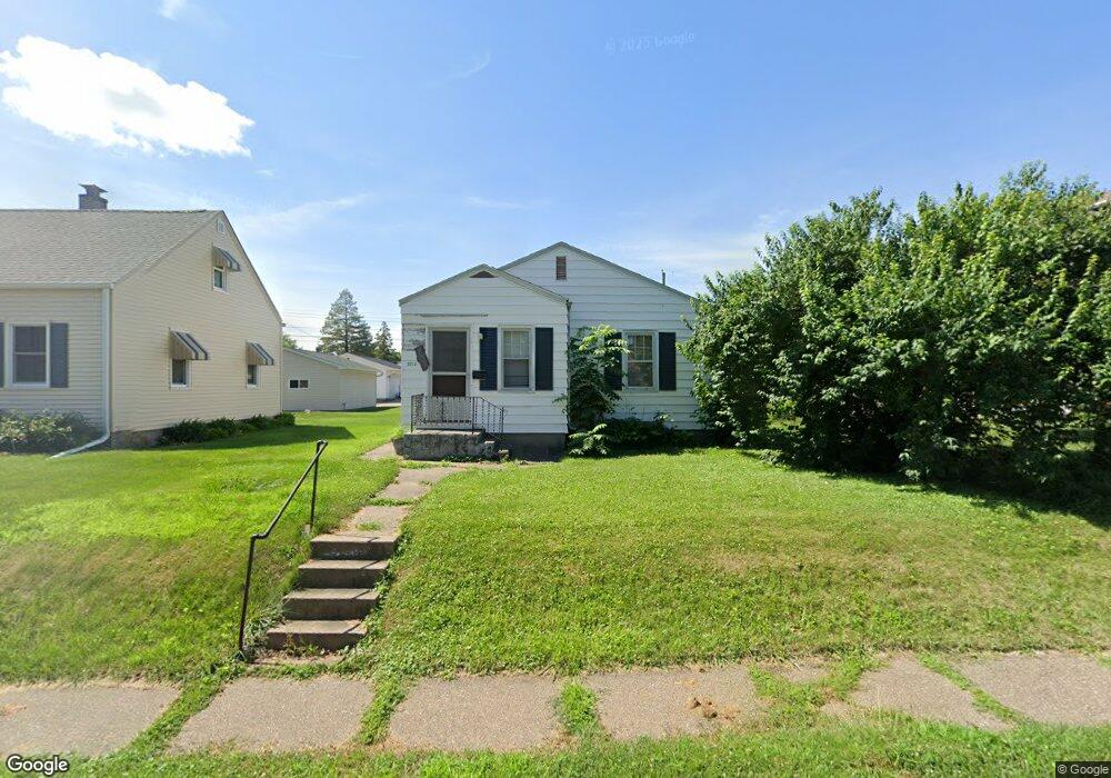 2213 Grove St, Davenport, IA 52804 - photo 1