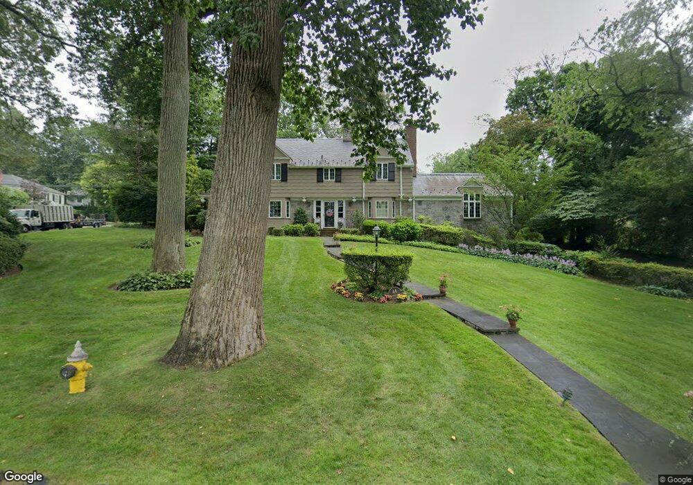 44 Dartmouth Rd, Manhasset, NY 11030 - photo 1