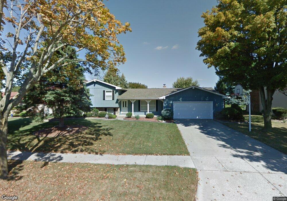 746 Zehnder Dr, Frankenmuth, MI 48734 - photo 1