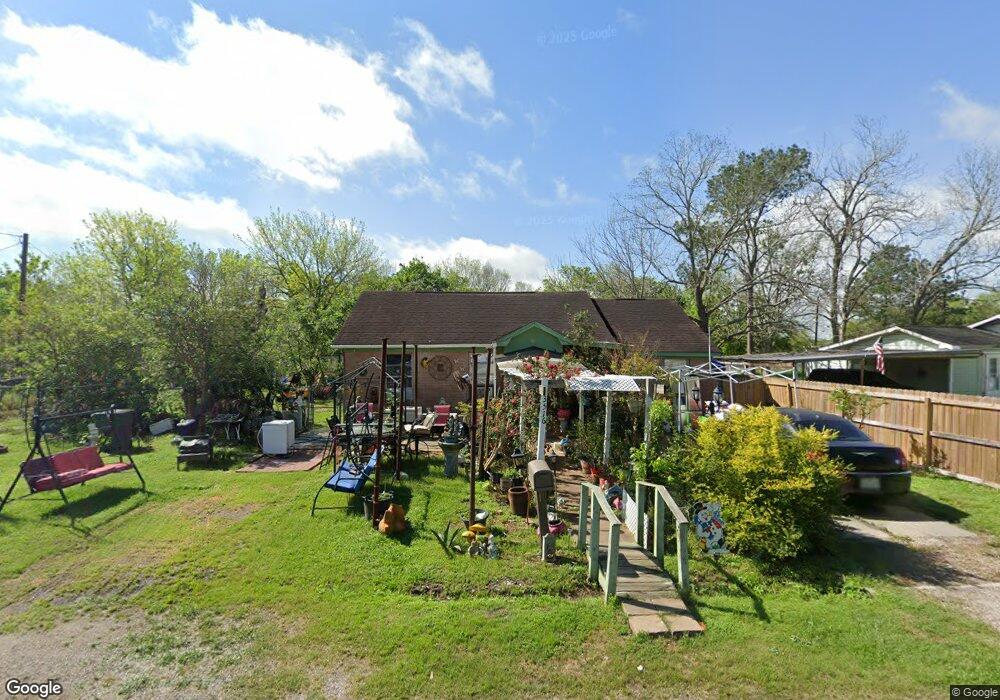 3518 3rd St, Bay City, TX 77414 - photo 1