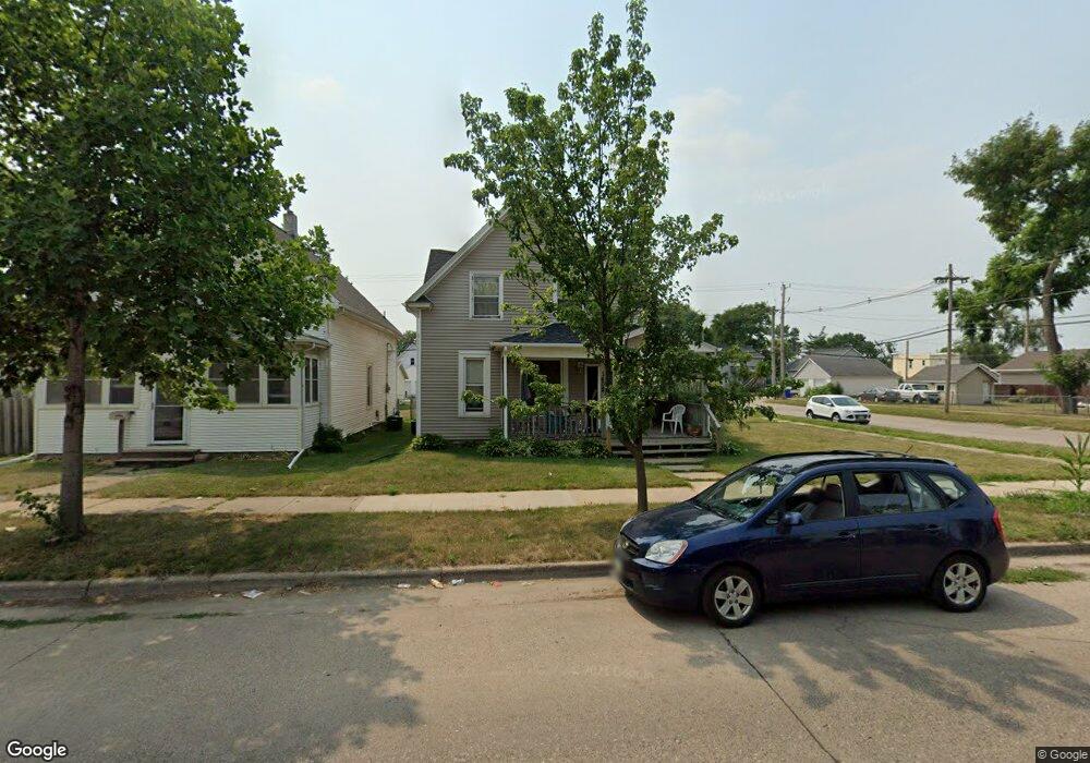 1402 J St SW unit A, Cedar Rapids, IA 52404 - photo 1