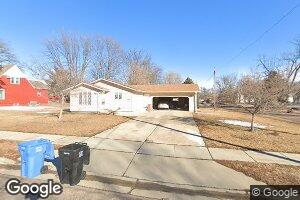 220 E 2nd Ave, Lennox, SD 57039