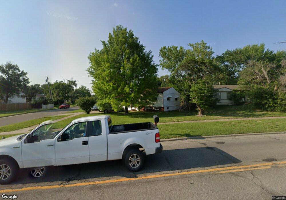 1000 SE 37th St, Topeka, KS 66605 - photo 1
