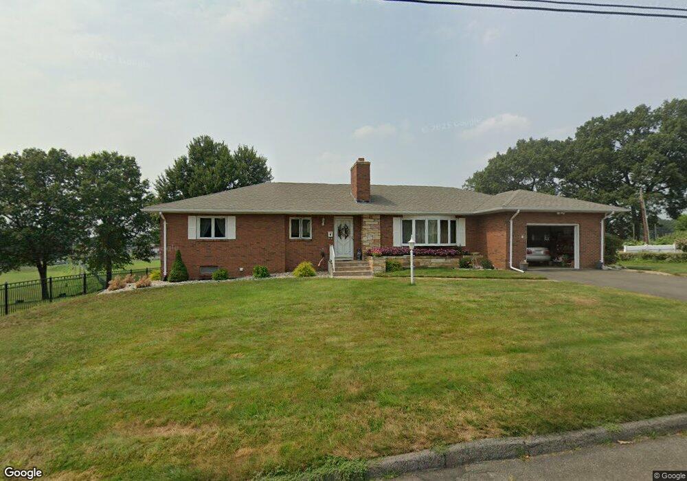 118 Oakridge St, Ludlow, MA 01056 - photo 1