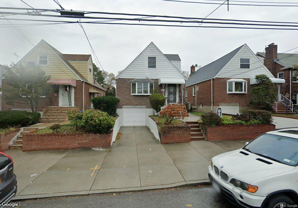 5721 163rd St, Fresh Meadows, NY 11365 - photo 1