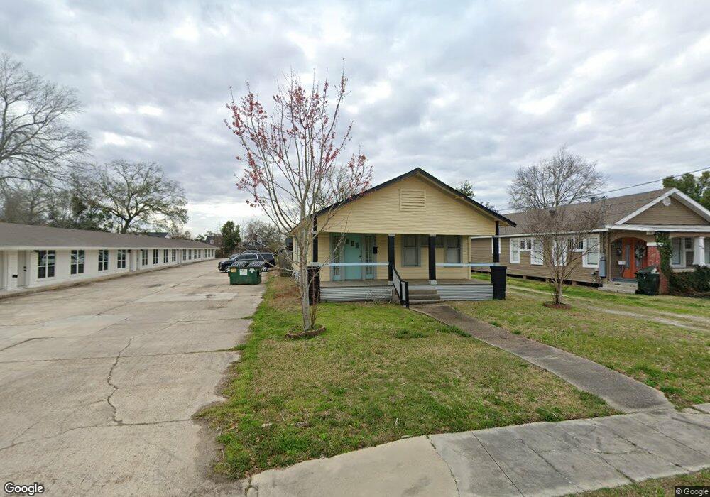 636 Iris St, Lake Charles, LA 70601 - photo 1