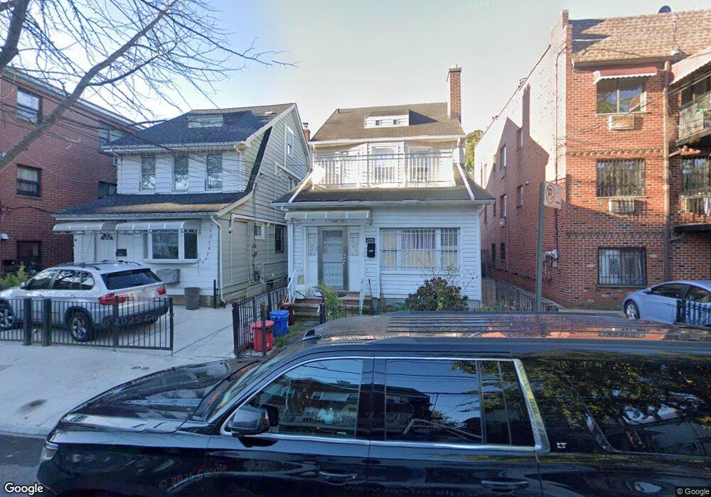 4226 Gleane St, Elmhurst, NY 11373 - photo 1